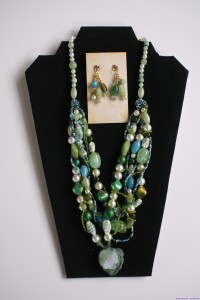 Bead Necklace & Earrings 2